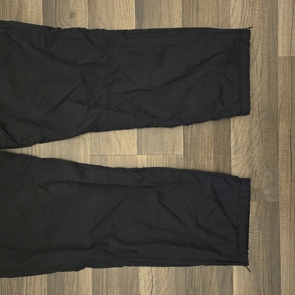 Nike Lined Windbreaker Pants Womans Size Medium 8 to 10 Black - Picture 9 of 13